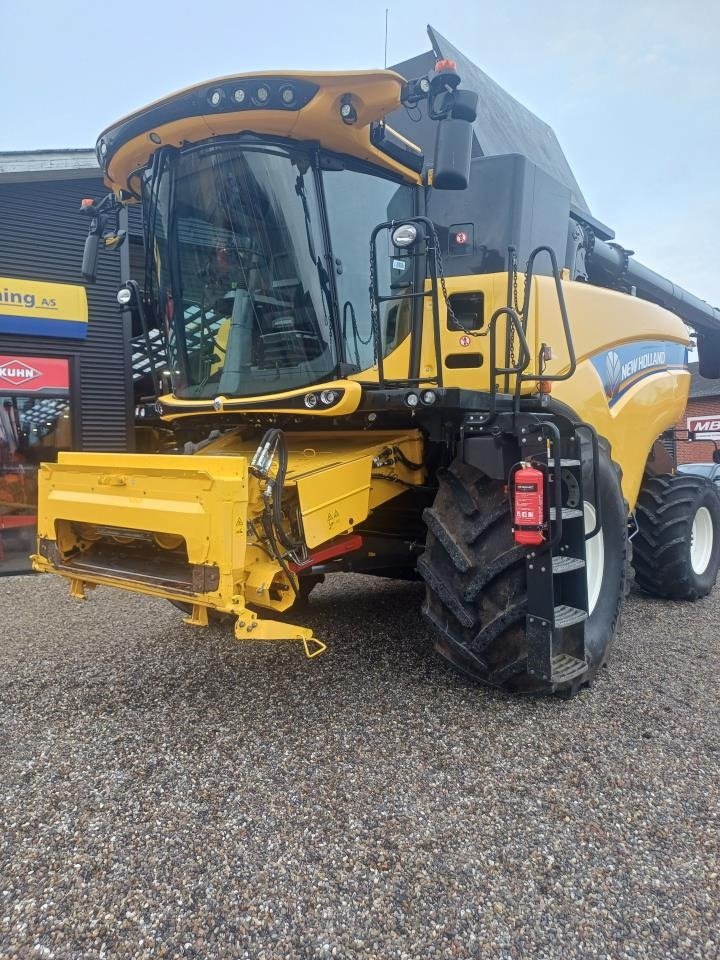 Mähdrescher del tipo New Holland CX 8.85 T4B, Gebrauchtmaschine en Skjern (Imagen 2)