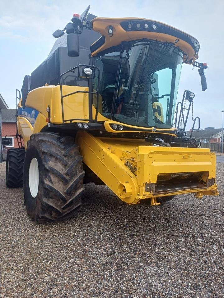 Mähdrescher del tipo New Holland CX 8.85 T4B, Gebrauchtmaschine en Skjern (Imagen 9)