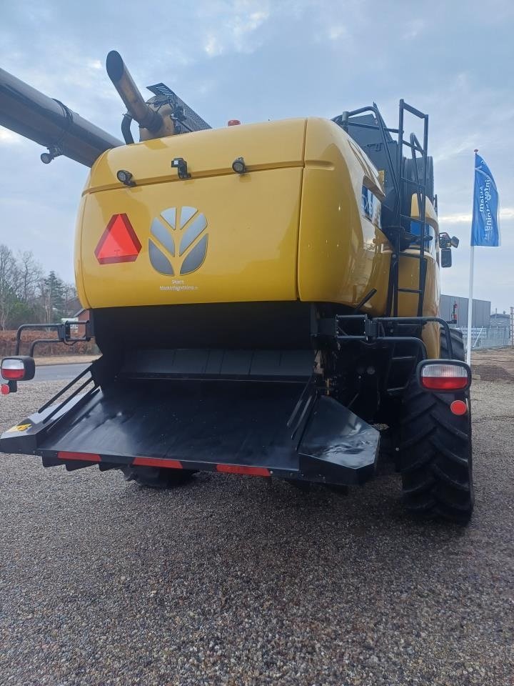 Mähdrescher del tipo New Holland CX 8.85 T4B, Gebrauchtmaschine en Skjern (Imagen 11)