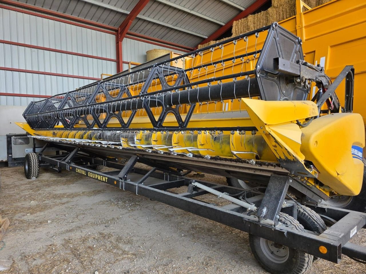 Mähdrescher of the type New Holland CX 8.90, Gebrauchtmaschine in Marolles (Picture 5)