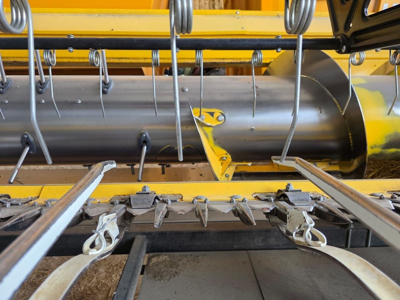 Mähdrescher of the type New Holland CX 8.90, Gebrauchtmaschine in Marolles (Picture 10)