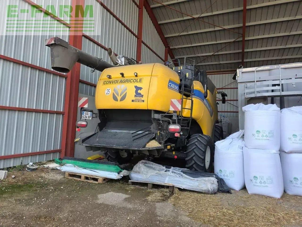 Mähdrescher of the type New Holland cx 8.90, Gebrauchtmaschine in CHAUVONCOURT (Picture 2)