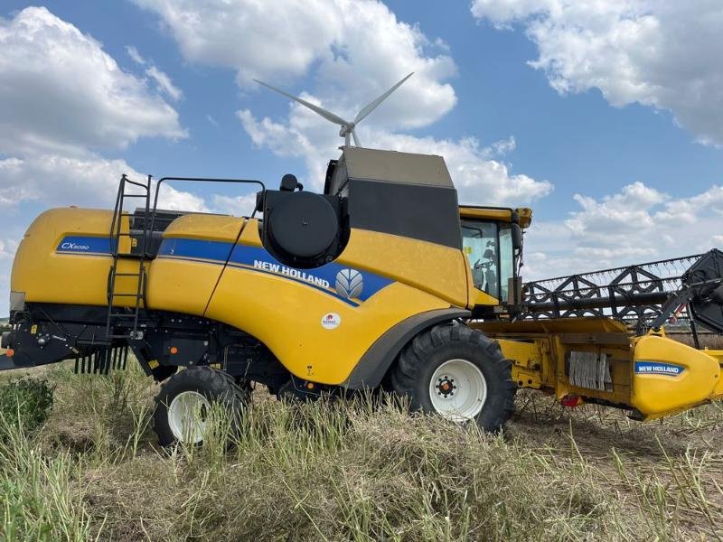Mähdrescher des Typs New Holland CX5090, Gebrauchtmaschine in ANTIGNY (Bild 4)