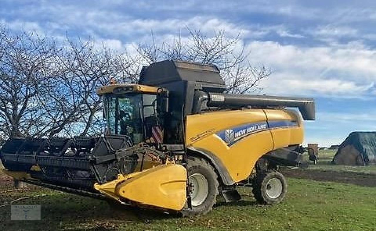 Mähdrescher du type New Holland CX5090, Gebrauchtmaschine en Pragsdorf (Photo 4)