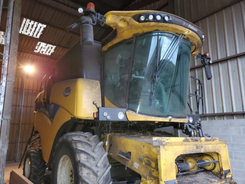 Mähdrescher du type New Holland CX5.80, Gebrauchtmaschine en BRAY en Val (Photo 1)