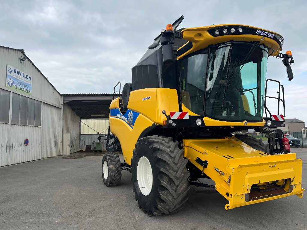 Mähdrescher of the type New Holland CX5.80, Gebrauchtmaschine in VERT TOULON (Picture 5)