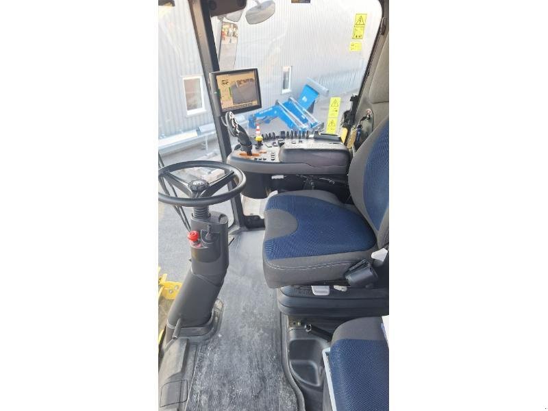 Mähdrescher del tipo New Holland CX6-80, Gebrauchtmaschine In ANTIGNY (Immagine 5)