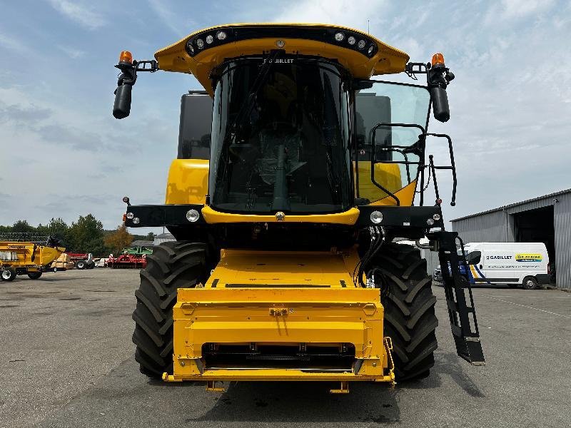Mähdrescher of the type New Holland CX6,80, Gebrauchtmaschine in PONTIVY (Picture 7)