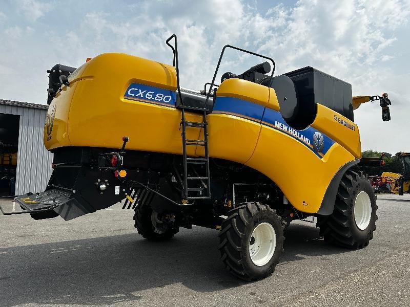 Mähdrescher of the type New Holland CX6,80, Gebrauchtmaschine in PONTIVY (Picture 4)