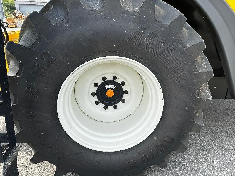 Mähdrescher of the type New Holland CX6,80, Gebrauchtmaschine in PONTIVY (Picture 8)