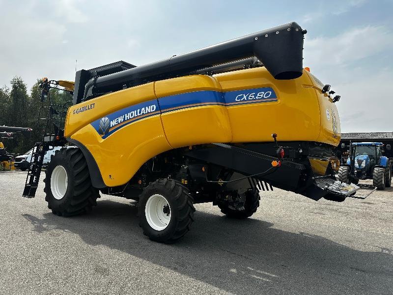 Mähdrescher of the type New Holland CX6,80, Gebrauchtmaschine in PONTIVY (Picture 2)