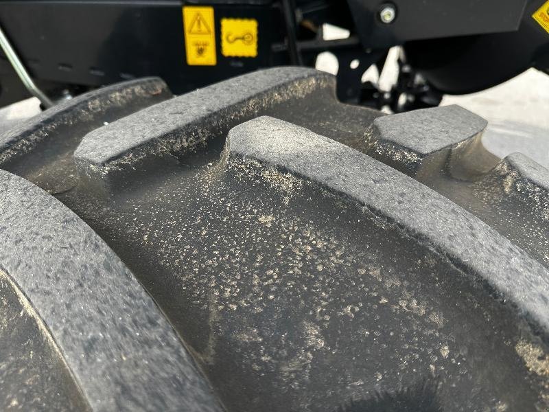 Mähdrescher of the type New Holland CX6,80, Gebrauchtmaschine in PONTIVY (Picture 11)