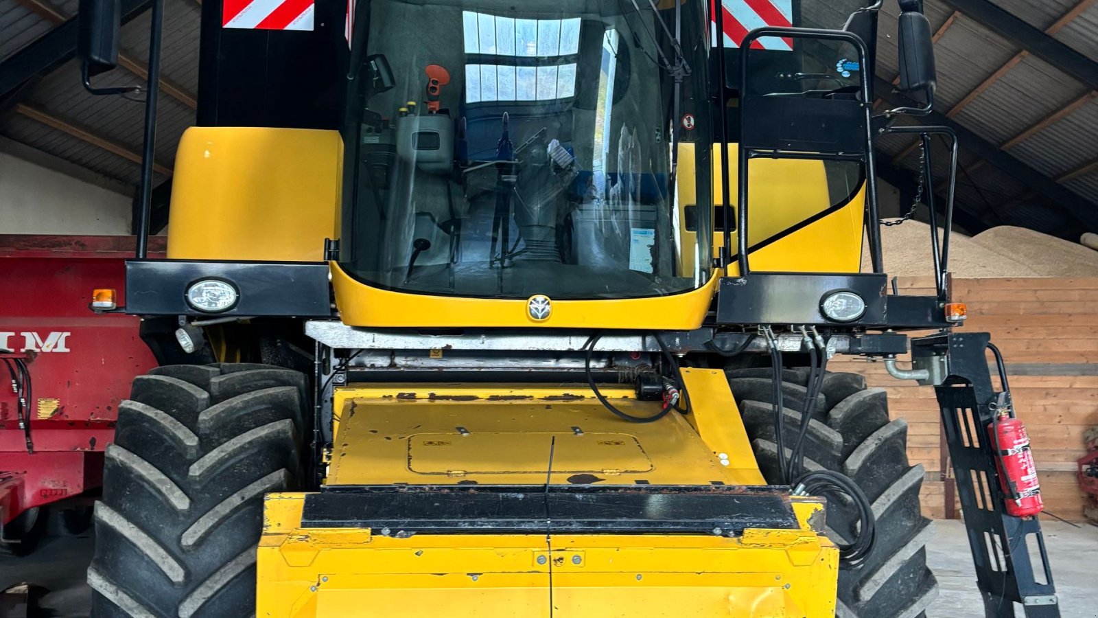 Mähdrescher of the type New Holland CX6090 CX6090, Gebrauchtmaschine in Glamsbjerg (Picture 3)