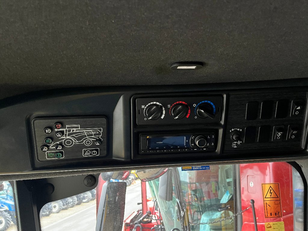 Mähdrescher tip New Holland CX6.80, Gebrauchtmaschine in VERT TOULON (Poză 7)