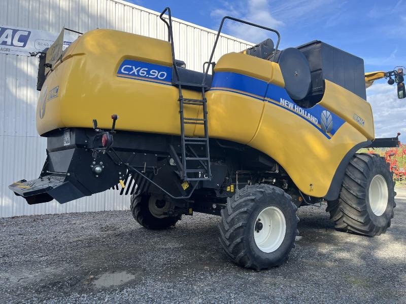 Mähdrescher of the type New Holland CX690, Gebrauchtmaschine in CHATEAUBRIANT CEDEX (Picture 3)
