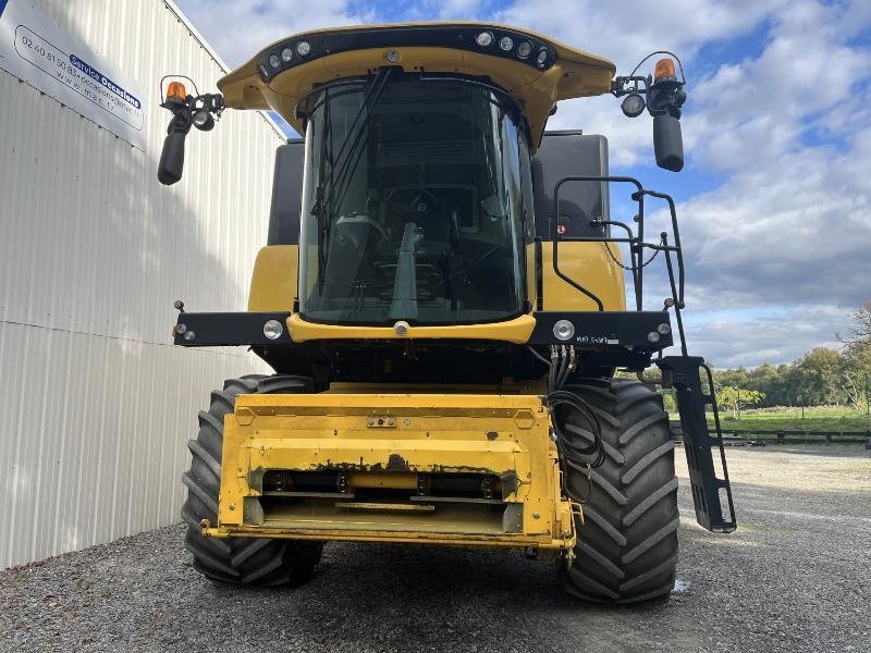 Mähdrescher of the type New Holland CX690, Gebrauchtmaschine in CHATEAUBRIANT CEDEX (Picture 4)