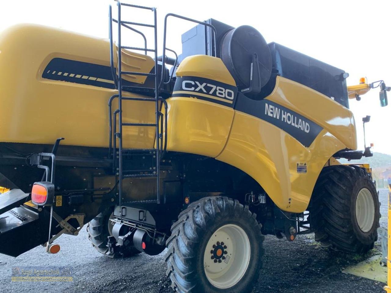 Mähdrescher of the type New Holland CX780, Gebrauchtmaschine in Rhaunen (Picture 2)