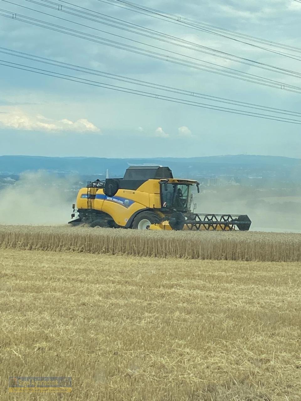 Mähdrescher of the type New Holland CX7.90 ST5 ZED, Neumaschine in Rhaunen (Picture 3)