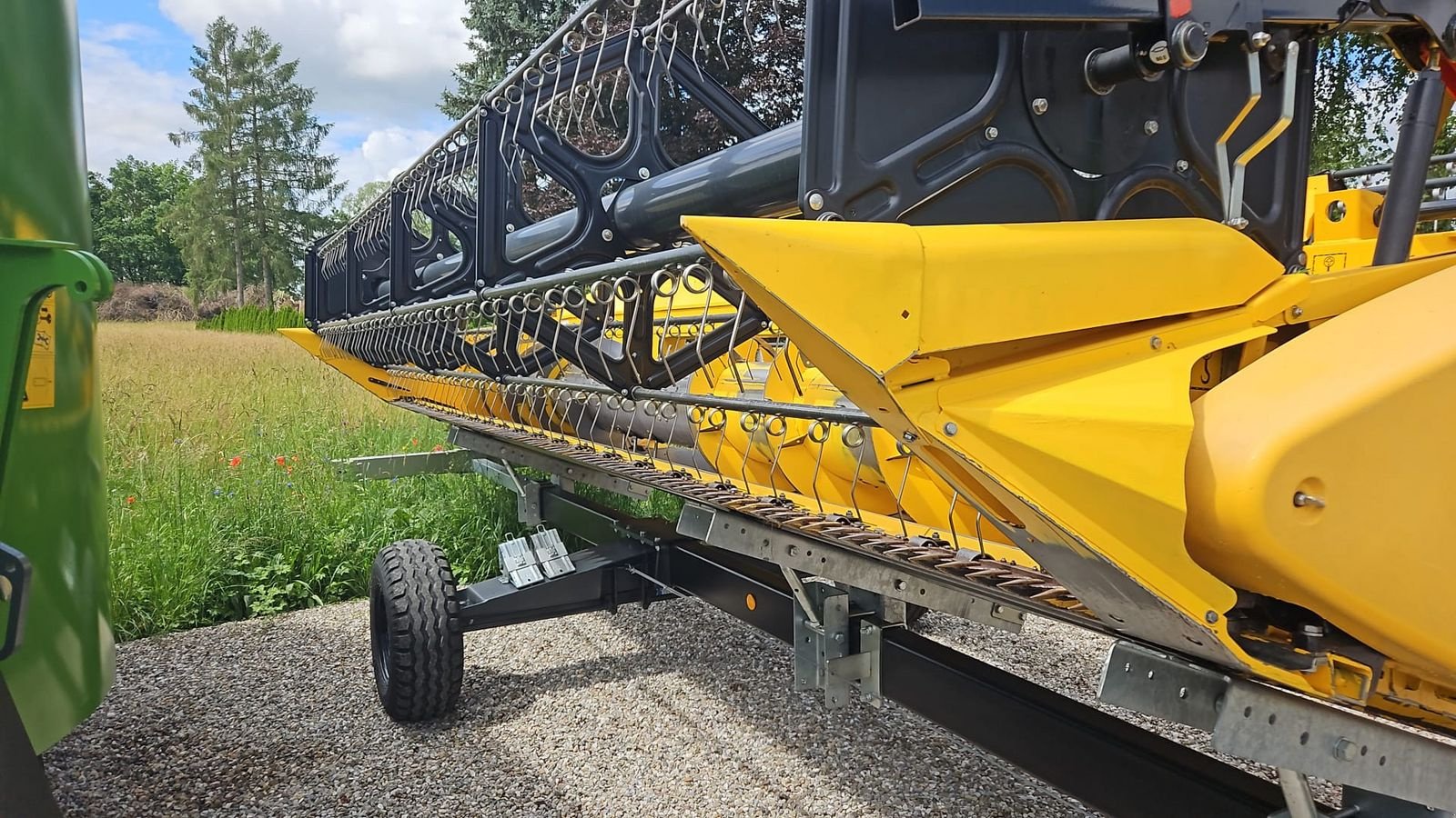 Mähdrescher del tipo New Holland CX8040, Gebrauchtmaschine In Burgkirchen (Immagine 14)