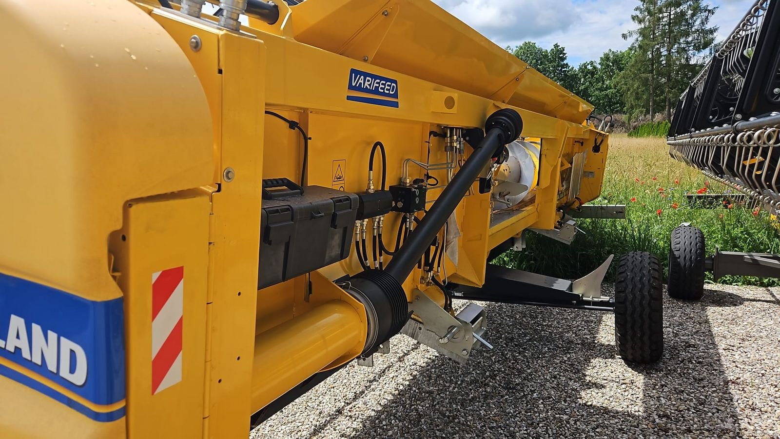 Mähdrescher del tipo New Holland CX8040, Gebrauchtmaschine In Burgkirchen (Immagine 13)