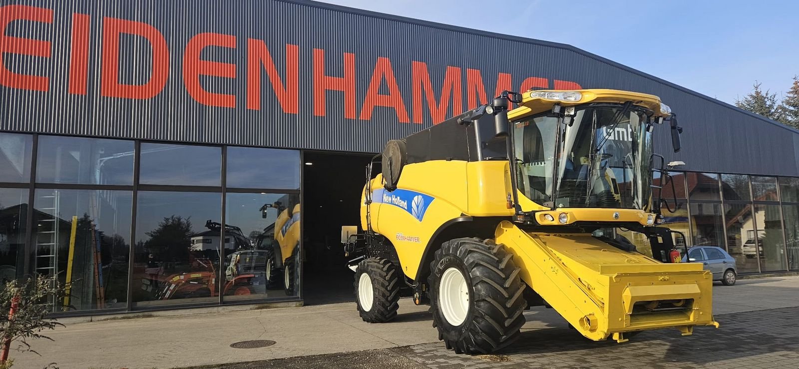 Mähdrescher del tipo New Holland CX8040, Gebrauchtmaschine In Burgkirchen (Immagine 1)