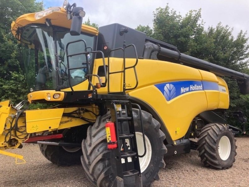 Mähdrescher van het type New Holland CX8060, Gebrauchtmaschine in Herning (Foto 1)