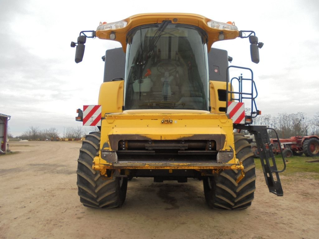 Mähdrescher des Typs New Holland CX860SL, Gebrauchtmaschine in AUTHON (Bild 3)