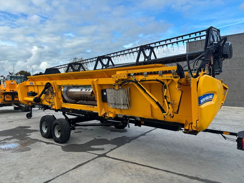Mähdrescher del tipo New Holland CX8.70 SL 4X4 + Full GPS + 7,60m Varifeed, Gebrauchtmaschine In Baillonville (Immagine 10)