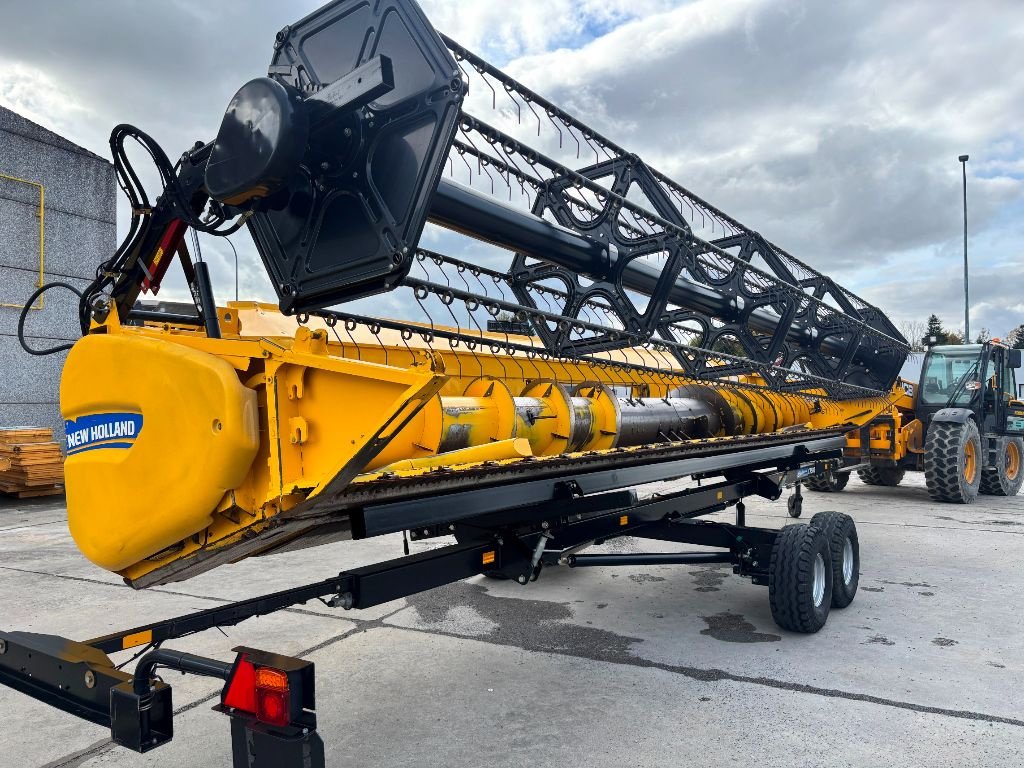 Mähdrescher del tipo New Holland CX8.70 SL 4X4 + Full GPS + 7,60m Varifeed, Gebrauchtmaschine In Baillonville (Immagine 11)