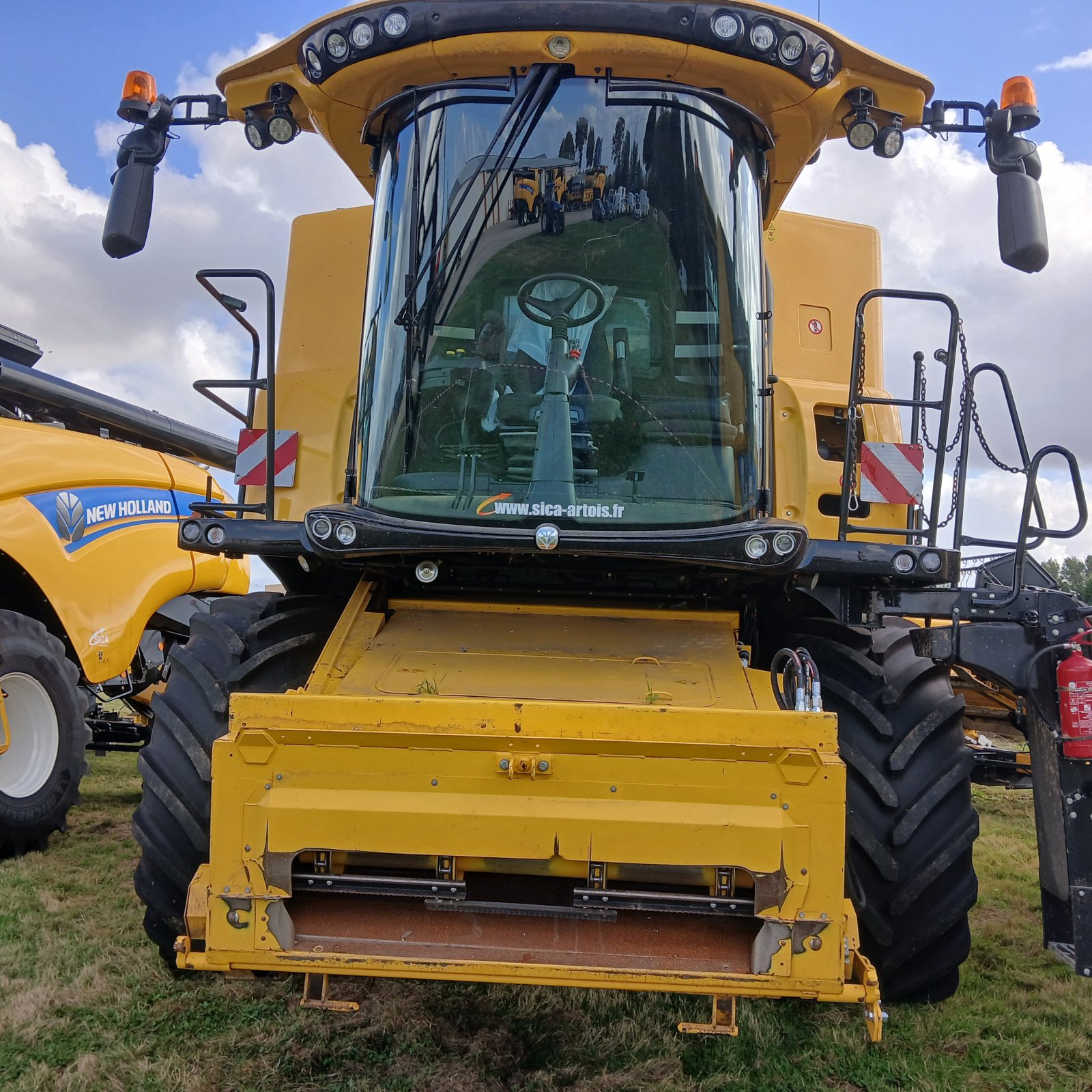 Mähdrescher of the type New Holland CX8.70, Gebrauchtmaschine in HERLIN LE SEC (Picture 3)