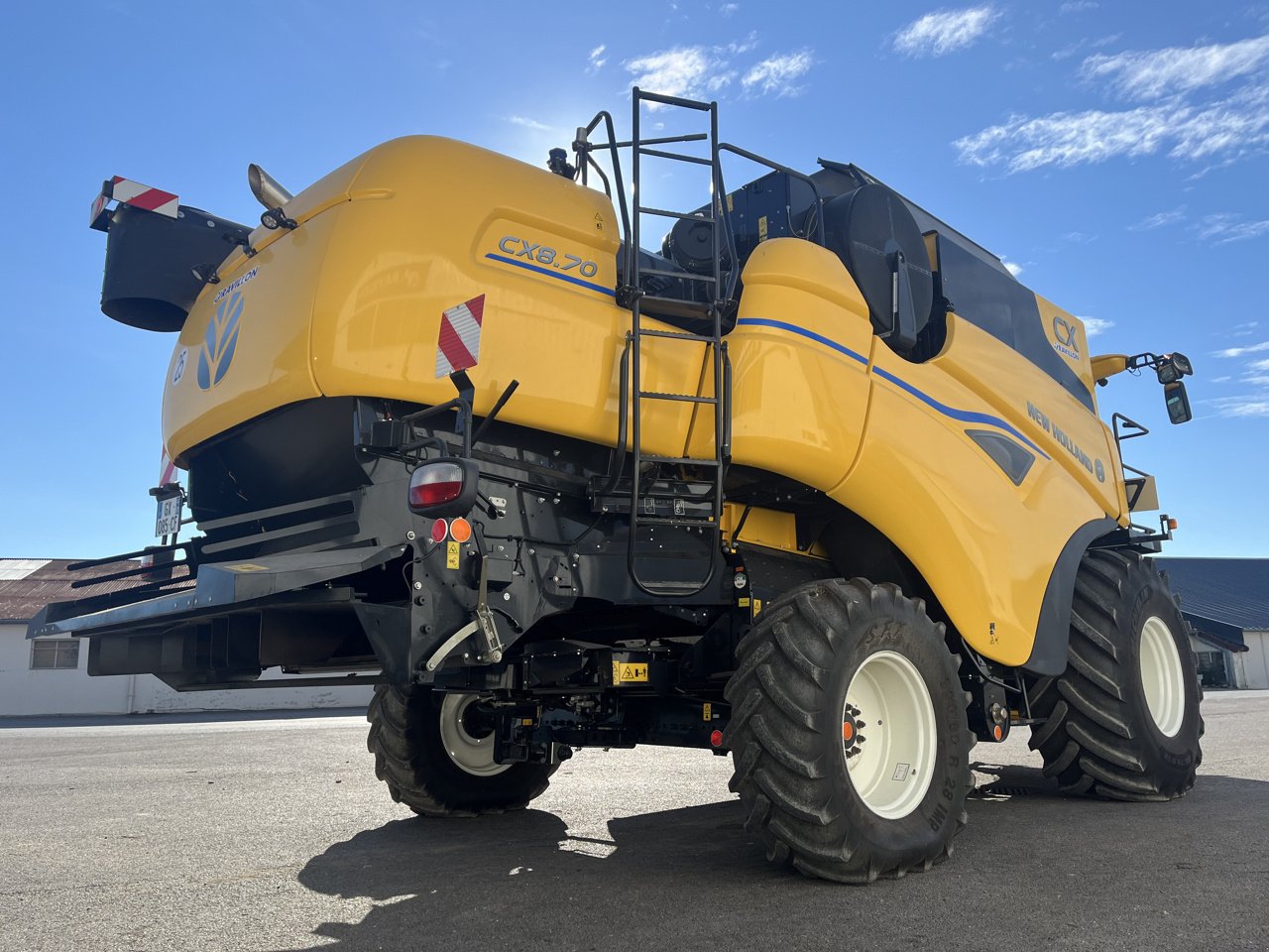 Mähdrescher del tipo New Holland CX8.70, Gebrauchtmaschine In VERT TOULON (Immagine 8)