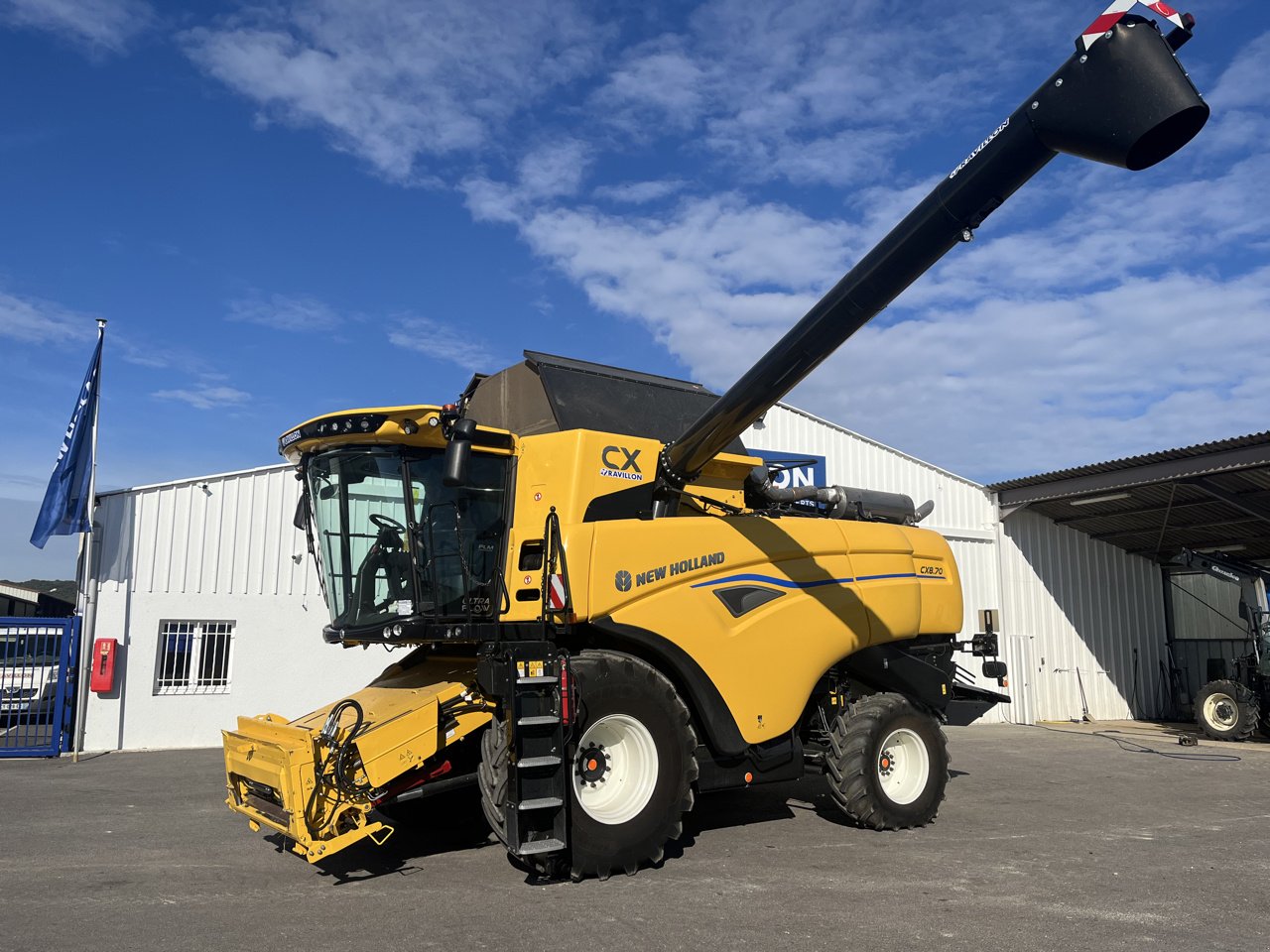 Mähdrescher del tipo New Holland CX8.70, Gebrauchtmaschine In VERT TOULON (Immagine 2)