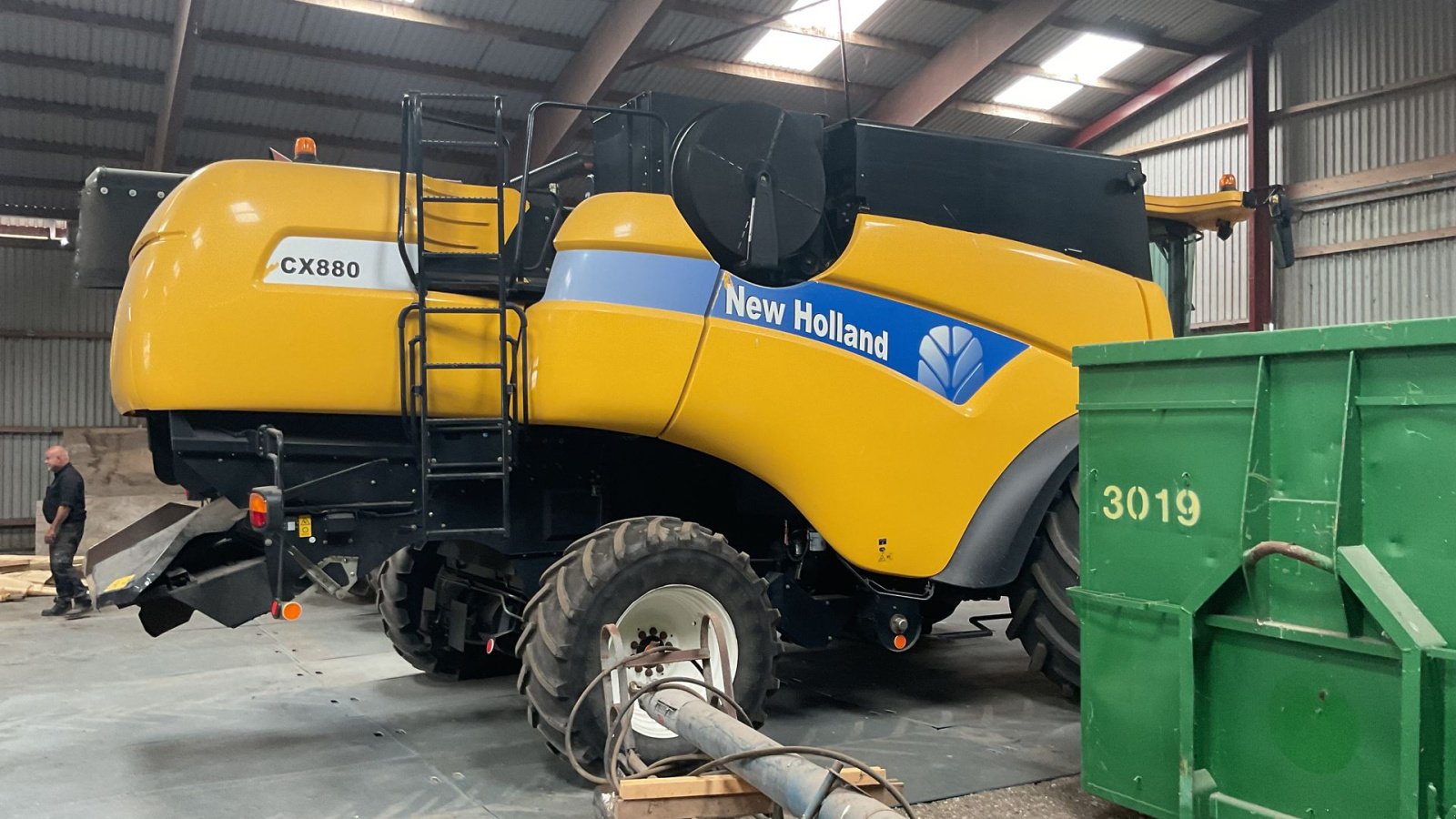 Mähdrescher des Typs New Holland CX880 med skærebordsvogn, Gebrauchtmaschine in Egtved (Bild 5)