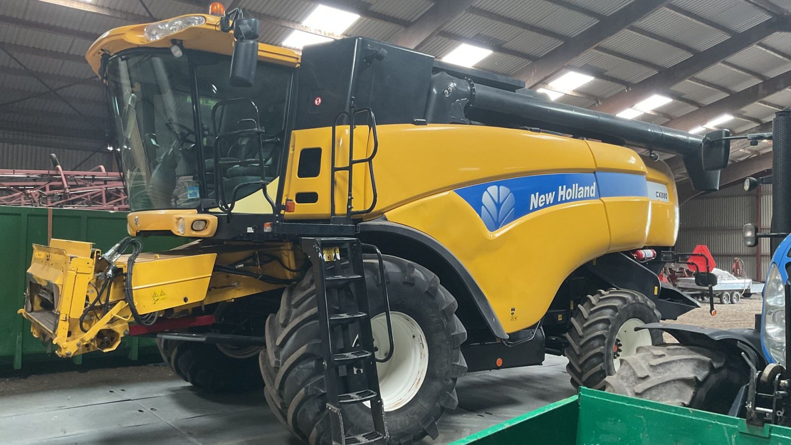 Mähdrescher des Typs New Holland CX880 med skærebordsvogn, Gebrauchtmaschine in Egtved (Bild 8)