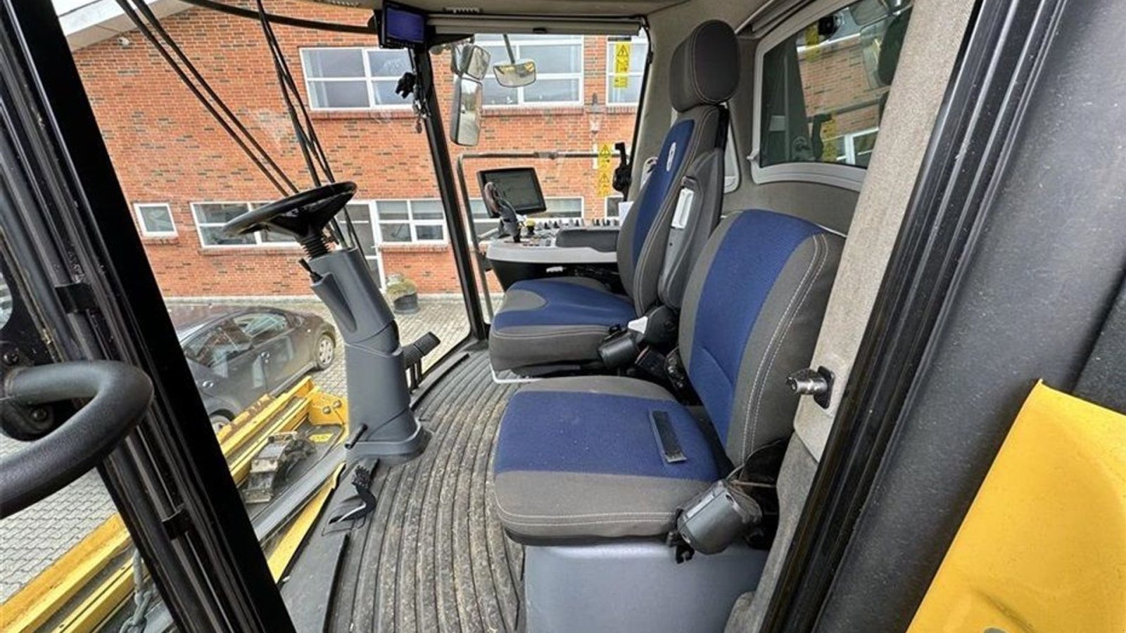 Mähdrescher des Typs New Holland CX8.85 SLH + 35” VarioFeed HD, Gebrauchtmaschine in Gjerlev J. (Bild 16)