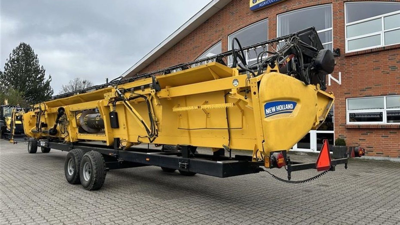 Mähdrescher des Typs New Holland CX8.85 SLH + 35” VarioFeed HD, Gebrauchtmaschine in Gjerlev J. (Bild 23)