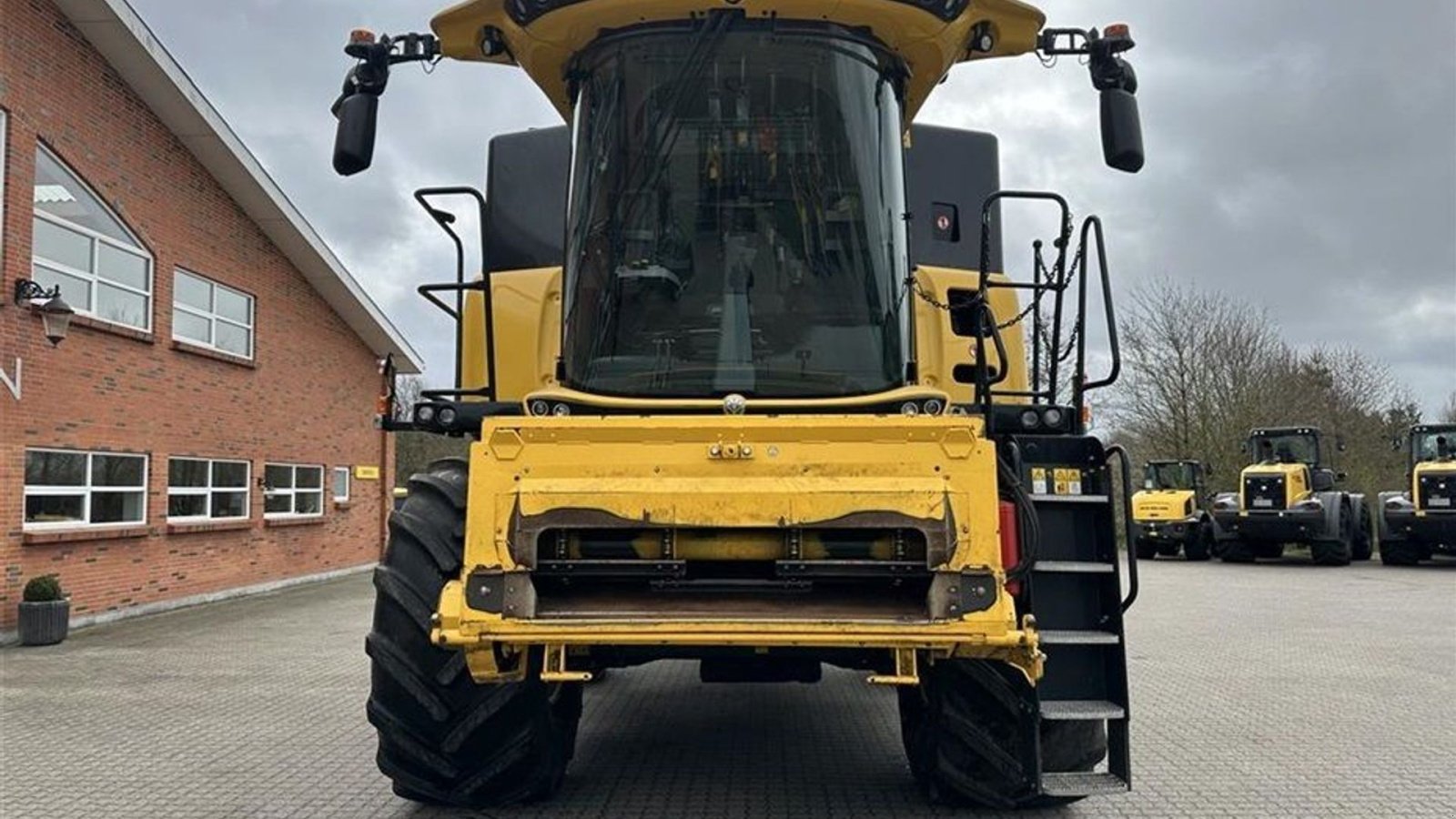 Mähdrescher des Typs New Holland CX8.85 SLH + 35” VarioFeed HD, Gebrauchtmaschine in Gjerlev J. (Bild 3)