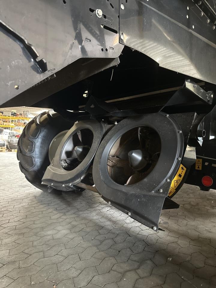 Mähdrescher of the type New Holland CX8.90 SLH, Gebrauchtmaschine in Hadsten (Picture 4)