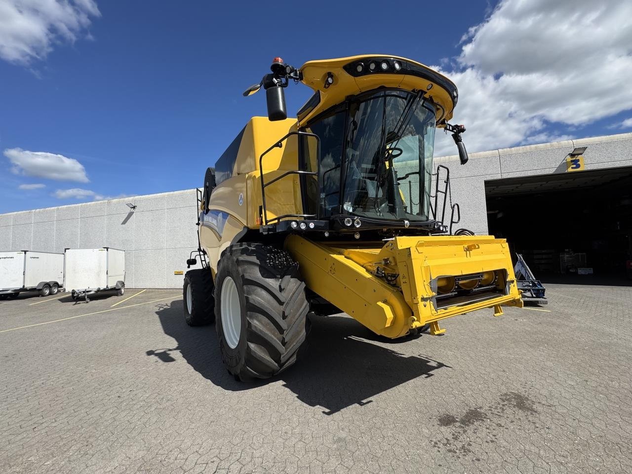 Mähdrescher of the type New Holland CX8.90 SLH, Gebrauchtmaschine in Hadsten (Picture 6)