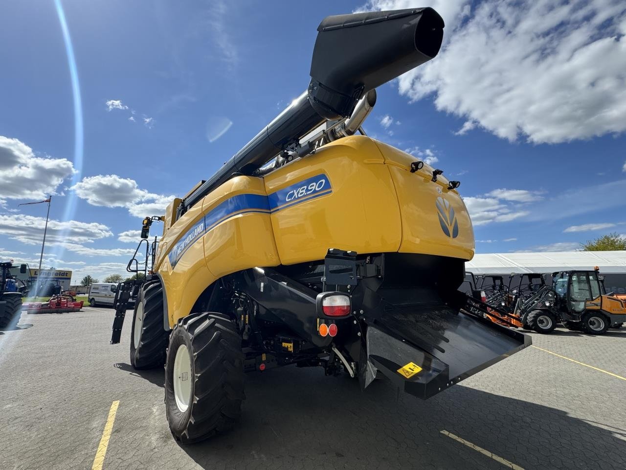 Mähdrescher of the type New Holland CX8.90 SLH, Gebrauchtmaschine in Hadsten (Picture 5)