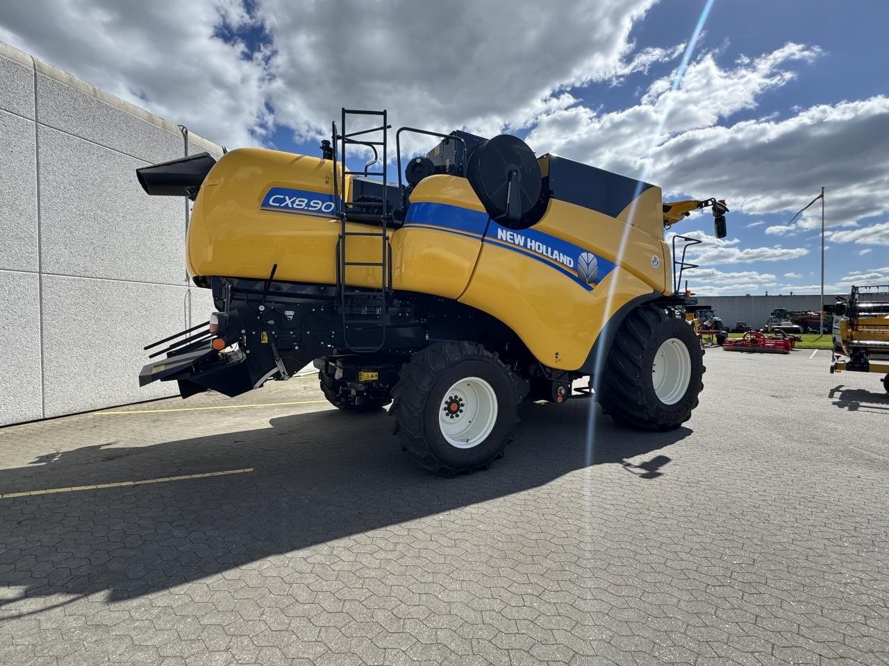 Mähdrescher of the type New Holland CX8.90 SLH, Gebrauchtmaschine in Hadsten (Picture 2)