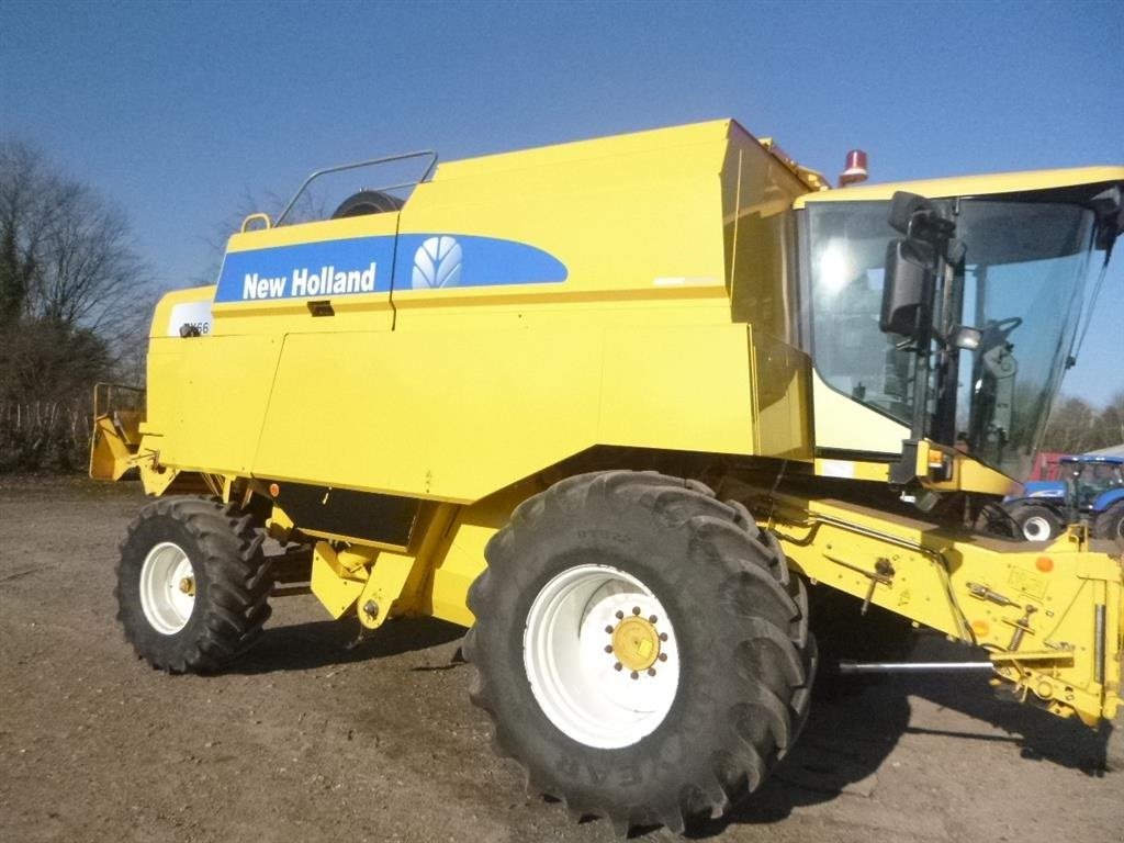Mähdrescher des Typs New Holland KØBES : TX 62, 63, 64, 65, 66, 68, Gebrauchtmaschine in Skive (Bild 5)