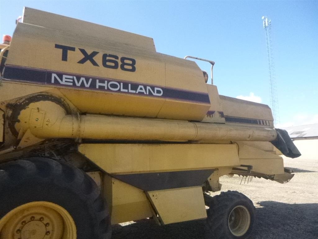 Mähdrescher des Typs New Holland KØBES : TX 62, 63, 64, 65, 66, 68, Gebrauchtmaschine in Skive (Bild 10)