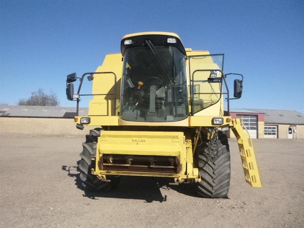 Mähdrescher des Typs New Holland KØBES : TX 62, 63, 64, 65, 66, 68, Gebrauchtmaschine in Skive (Bild 7)