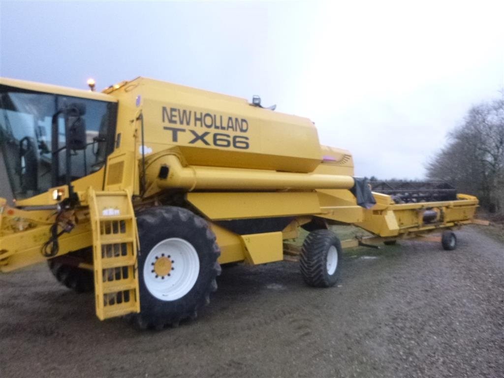 Mähdrescher des Typs New Holland KØBES : TX 62, 63, 64, 65, 66, 68, Gebrauchtmaschine in Skive (Bild 4)