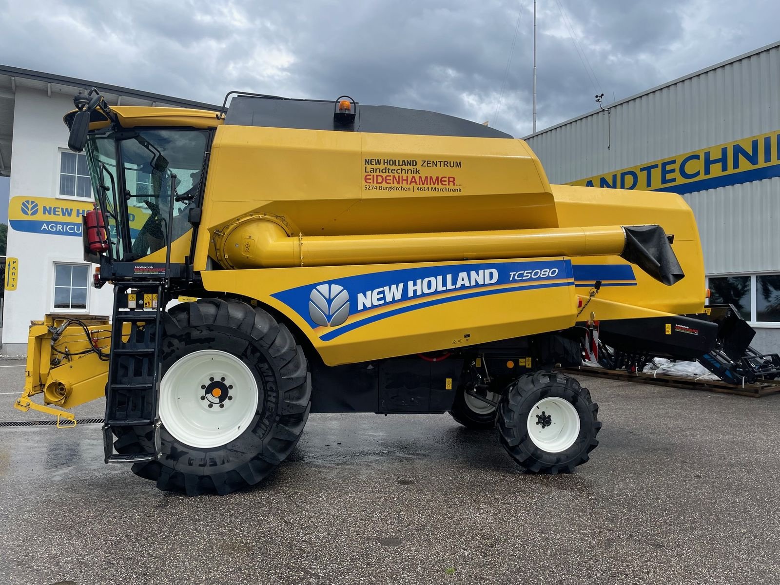 Mähdrescher of the type New Holland New Holland TC5070, Gebrauchtmaschine in Burgkirchen (Picture 10)