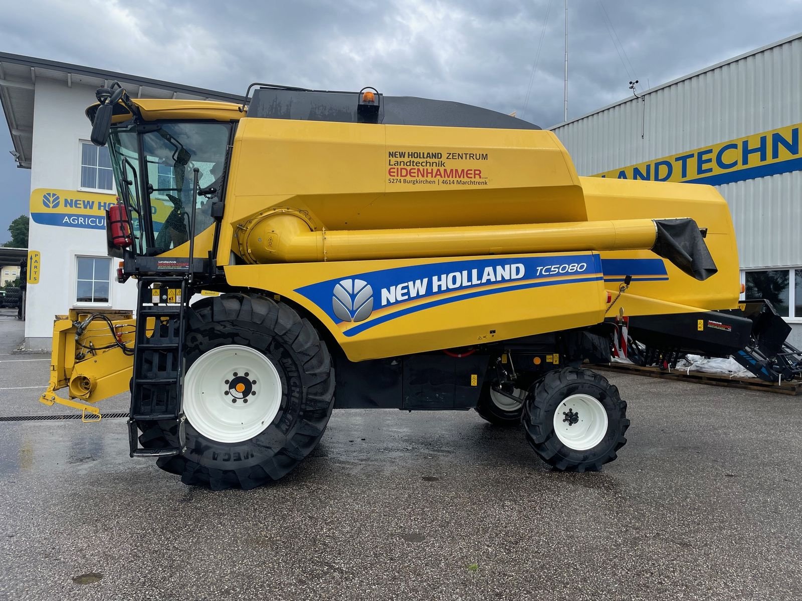 Mähdrescher of the type New Holland New Holland TC5070, Gebrauchtmaschine in Burgkirchen (Picture 2)