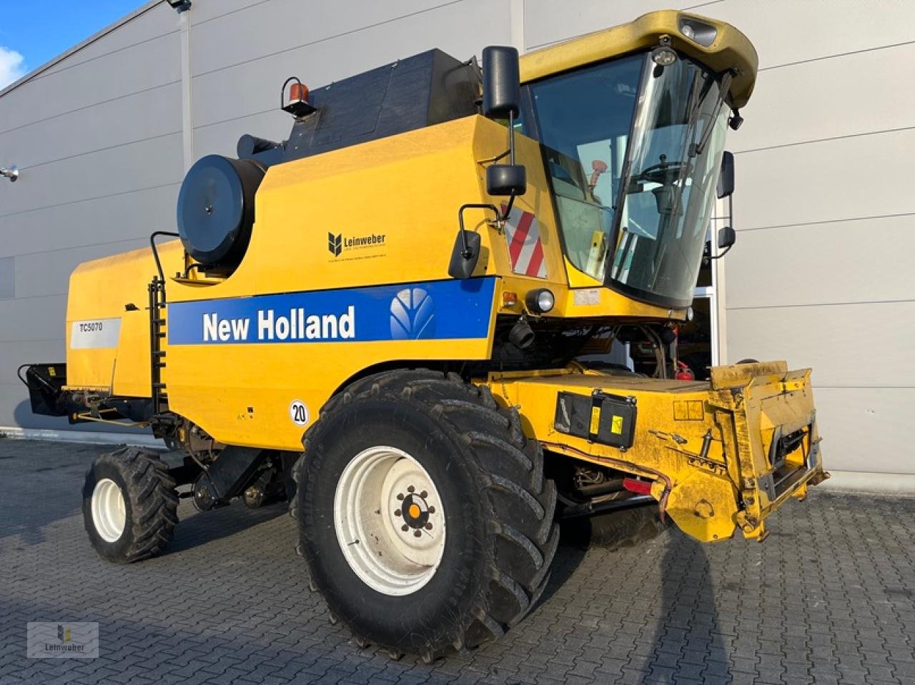 Mähdrescher van het type New Holland TC 5070, Gebrauchtmaschine in Neuhof - Dorfborn (Foto 1)