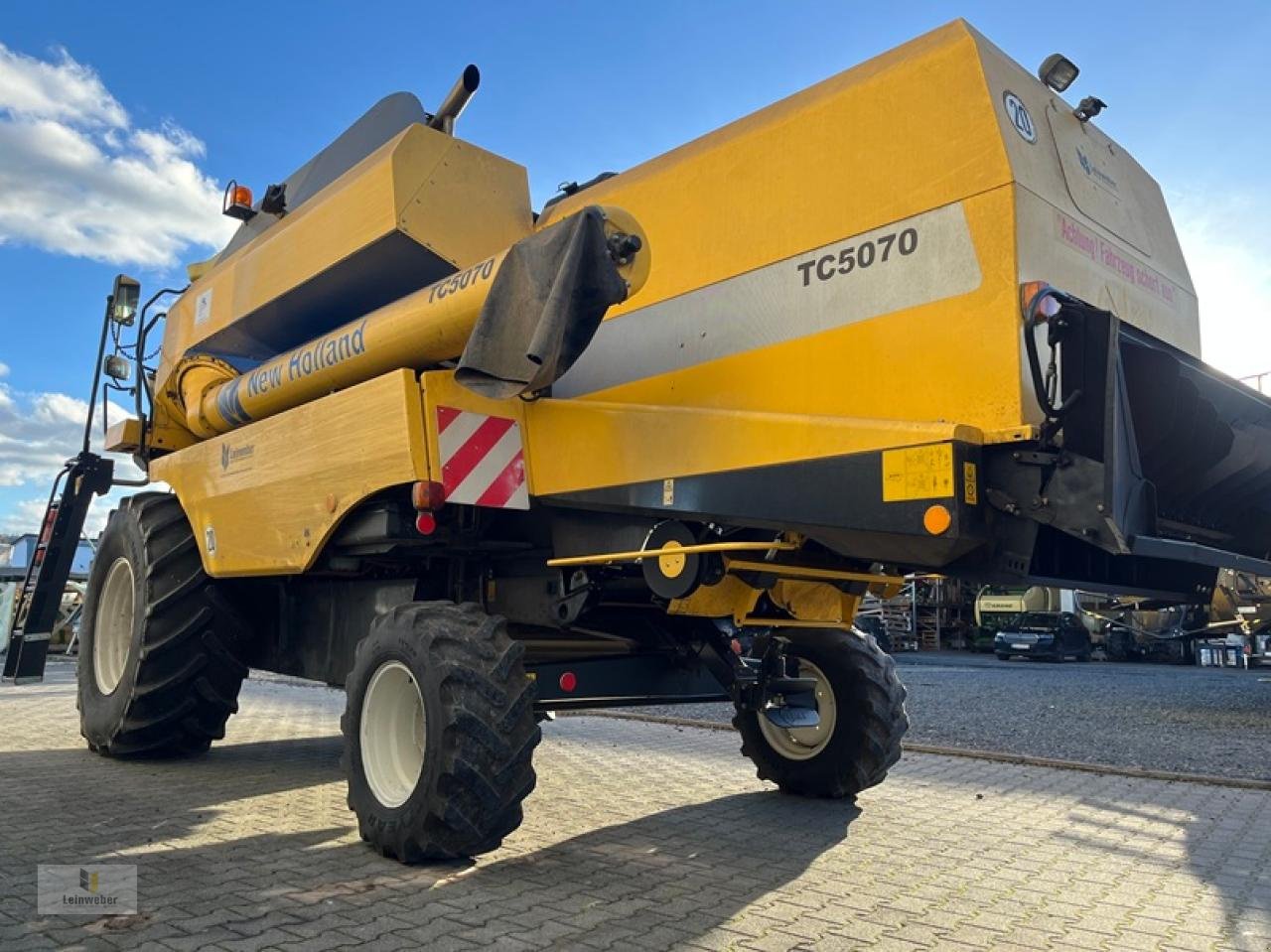 Mähdrescher van het type New Holland TC 5070, Gebrauchtmaschine in Neuhof - Dorfborn (Foto 4)