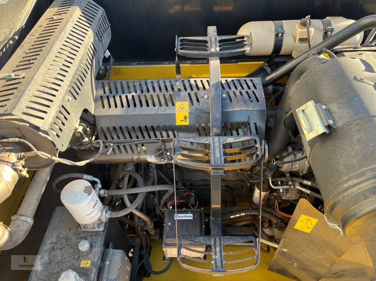 Mähdrescher van het type New Holland TC 5070, Gebrauchtmaschine in Neuhof - Dorfborn (Foto 5)